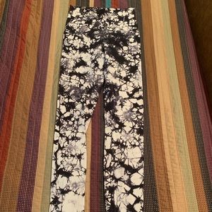 Lululemon Luxtreme High Rise Legging Size 4
